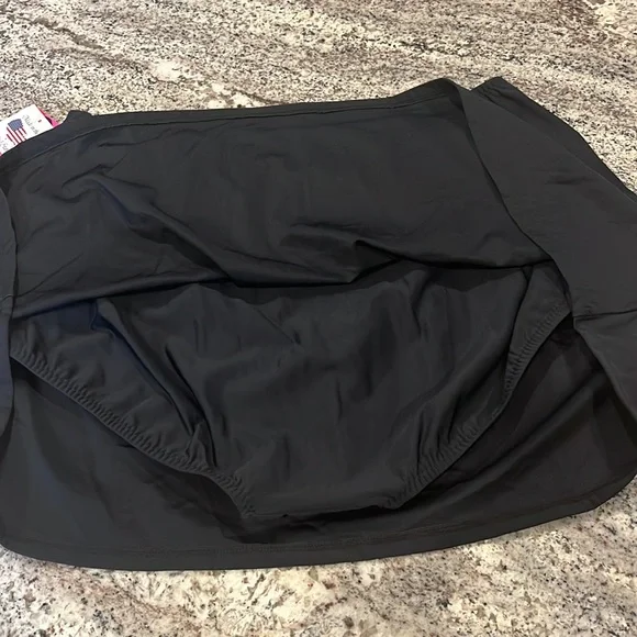 New T.H.E. Swim skirt - Picture 12 of 13